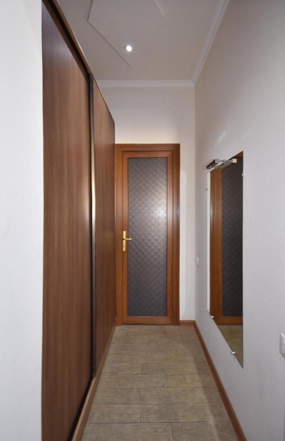 Tumanyan Street 3 Bedroom Deluxe Apartment With Large Balcony Tm662 Yerevan Exterior photo